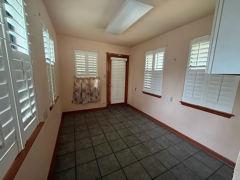 106 S Beech St — Photo 11
