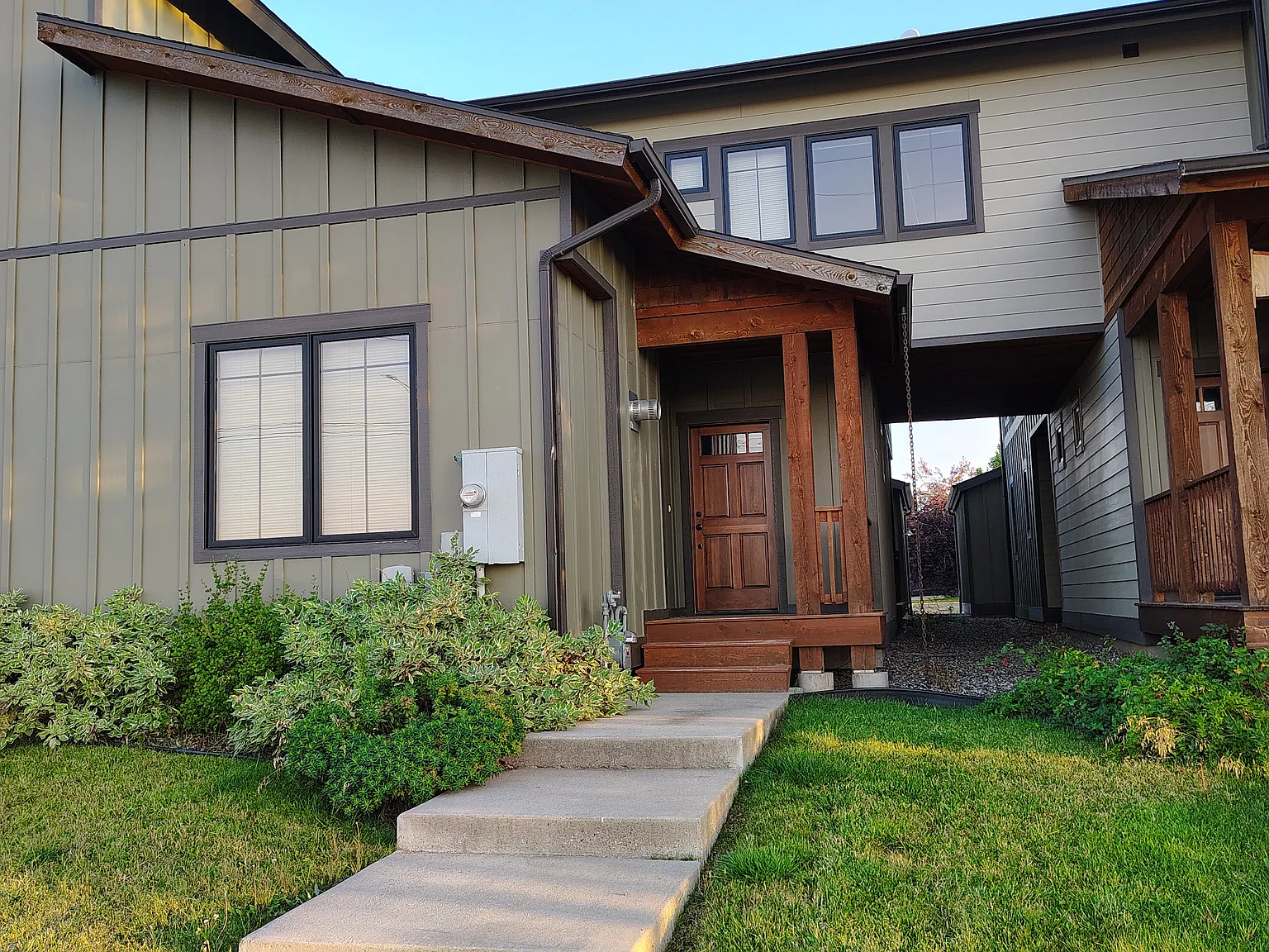 3 bed, 2.5 bath, 1700 sqft, $2,500 — Photo 1