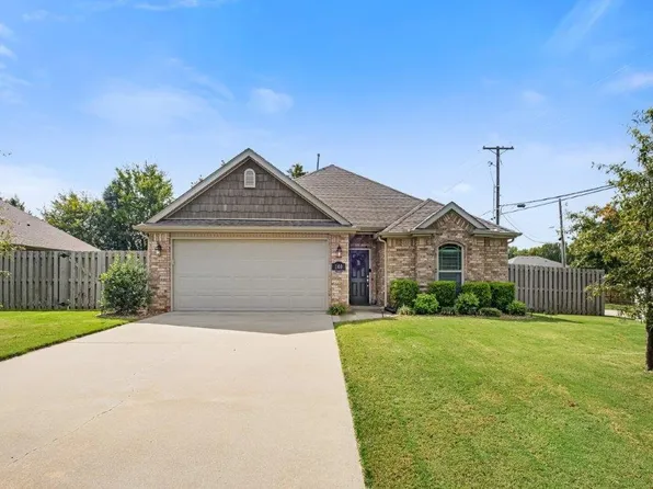 100 Sullivans Way, Centerton, AR 72719