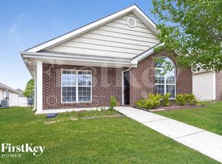 218 Village Dr, Calera, AL 35040