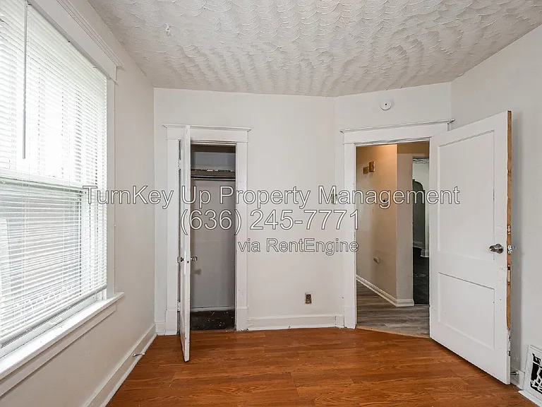 6997 Edison Ave — Photo 11