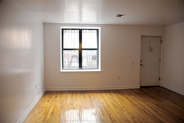 1st image of 116 W 136th St