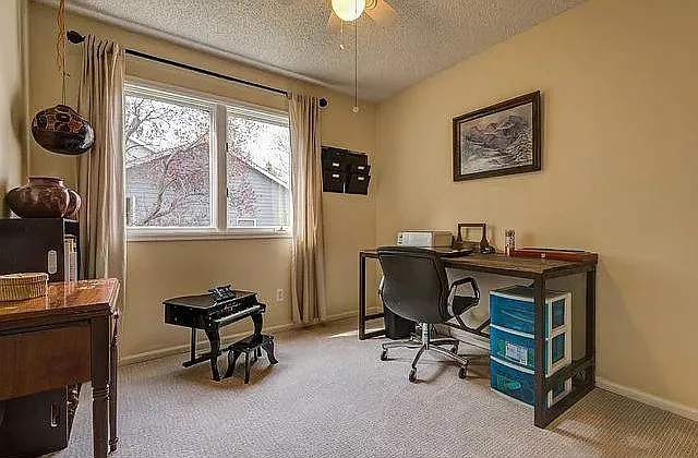 1601 Barnwood Dr — Photo 10