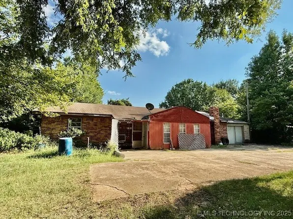 3546 N 2000th Rd, Hugo, OK 74743