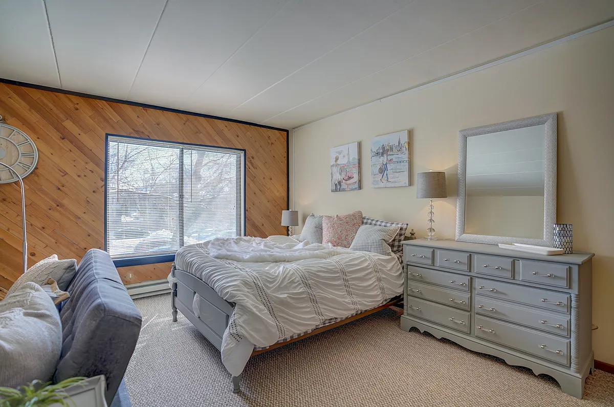 Inez Apartments — Photo 3