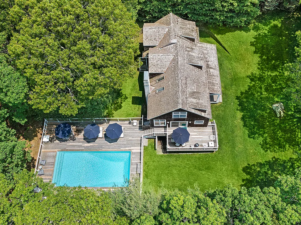 12 Lantern Ln
