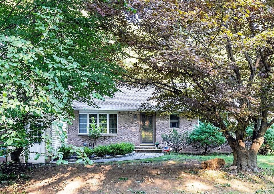 2nd image of 106 College Rd