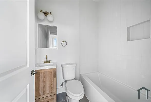 869 N 43rd St #4 — Photo 7