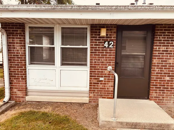 408 E Maple St, Chatsworth, IL