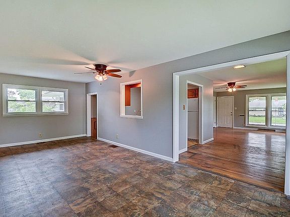 4th image of 7585 E 52nd St