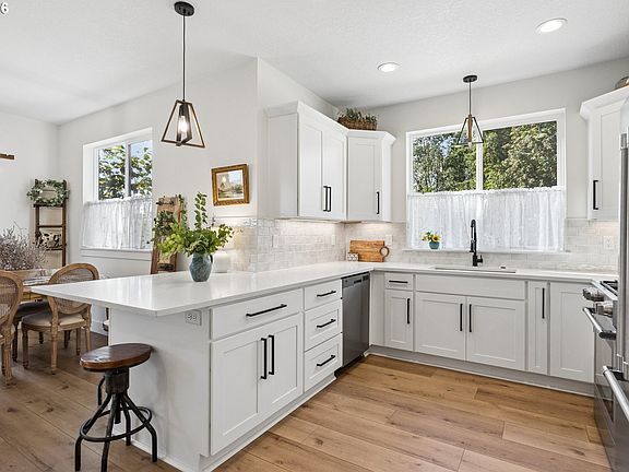 3rd image of 19398 Juniper Ct