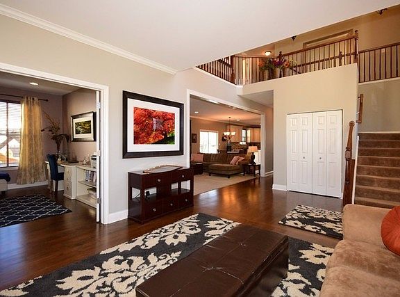 4th image of 445 Blue Heron Cir