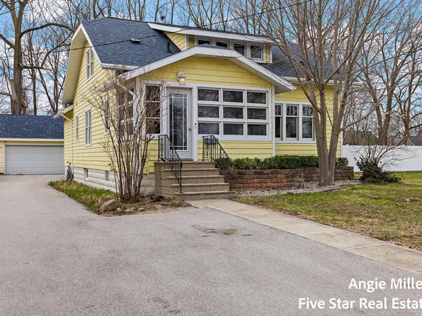 211 Williams St, Spring Lake, MI 49456