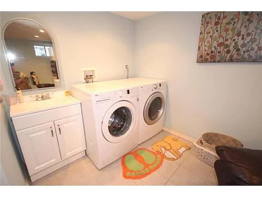 Sold by Bergen Basin Real Estate | media 17