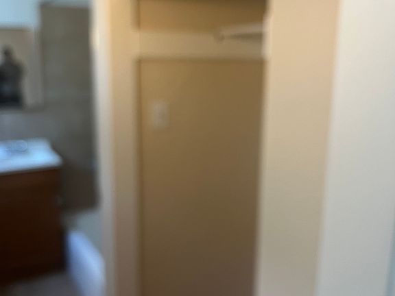4th image of 637 1/2 W 3rd St