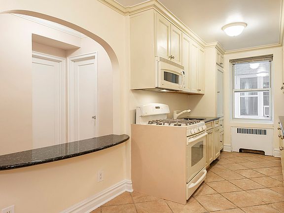 5th image of 325 E 77th St APT 1K