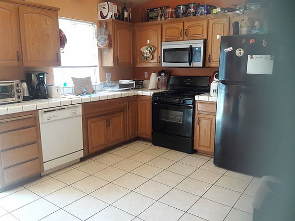 4th image of 2835 Houston Ave