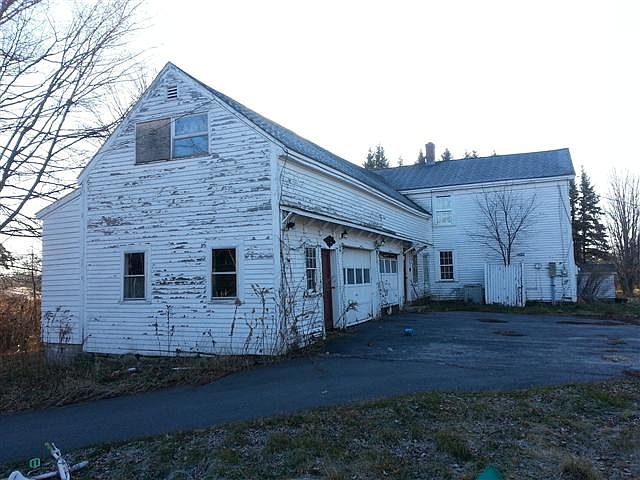 2nd image of 35 Old Auburn Rd