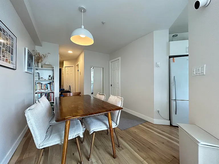 908 W 7th Ave #406 — Photo 8