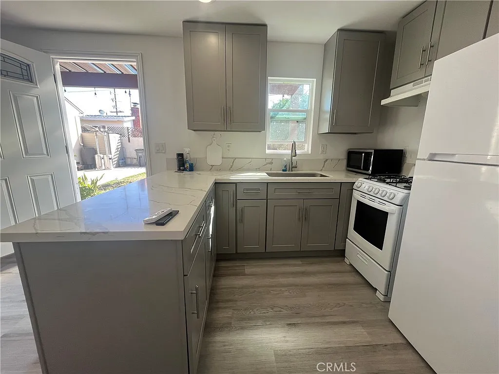 Studio, 580 sqft, $2,000 — Photo 4