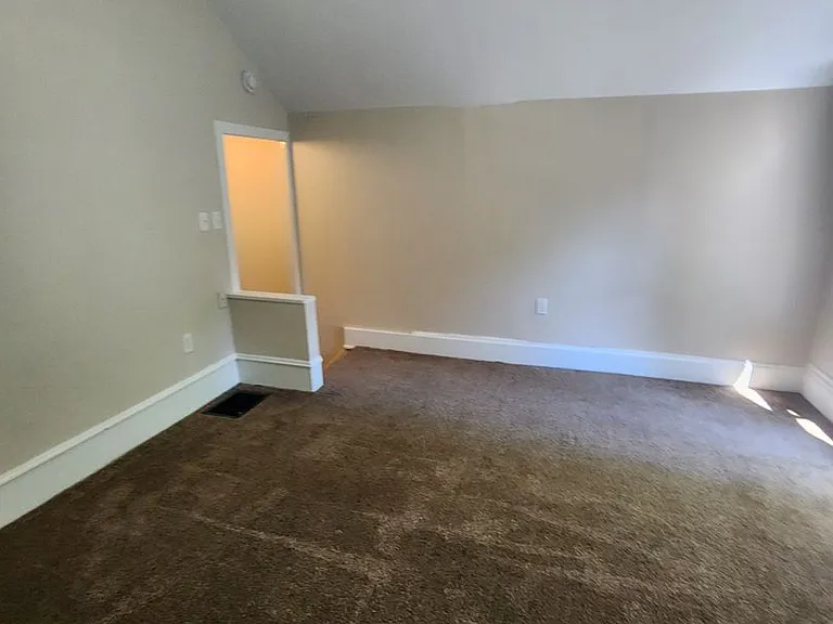 224 Gates Ave — Photo 15