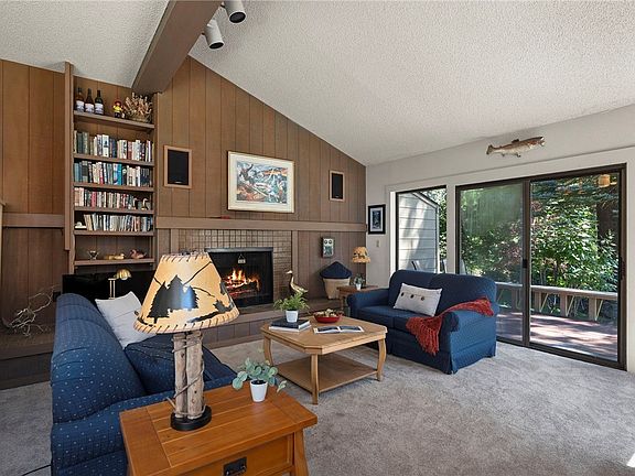 3rd image of 954 Fairway Blvd #4