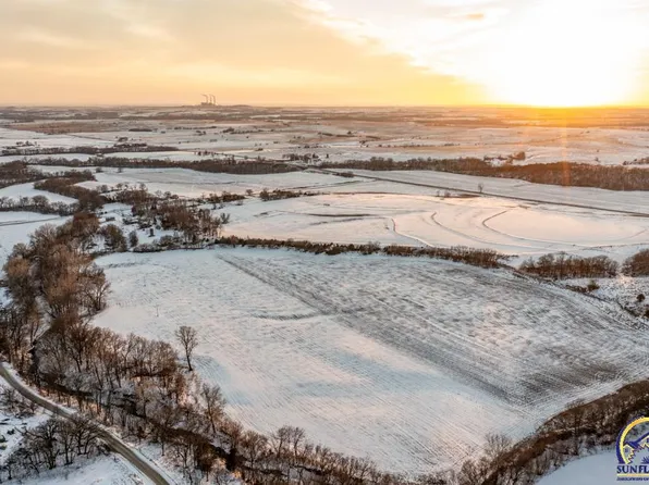 28295 Saint Clere Rd, Emmett, KS 66422