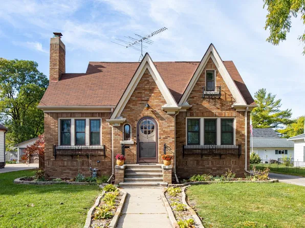 833 Eastman St, Oshkosh, WI 54901