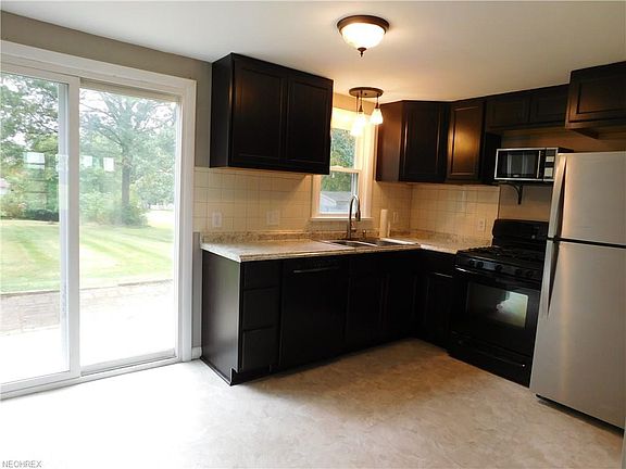 3rd image of 180 W Highland Ave