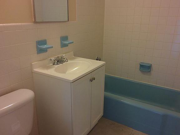 2nd image of 324 Southwind Dr APT 8