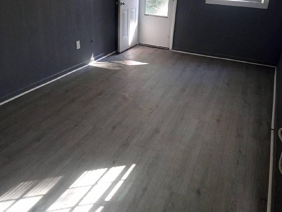 5th image of 104 Short St