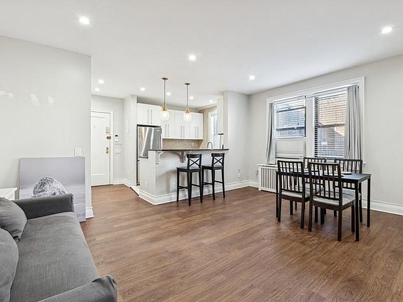 3rd image of 222 7th St Unit 3