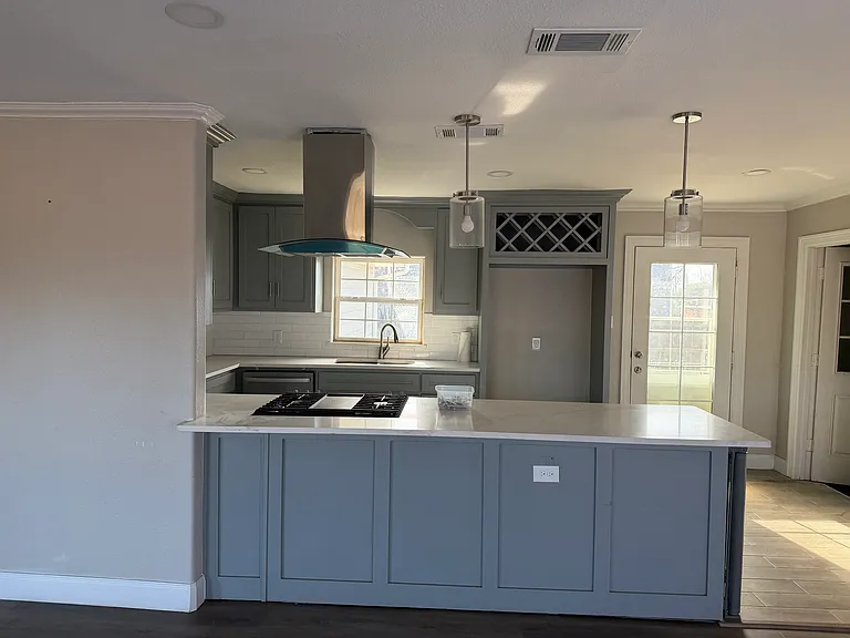 320 W Washington St — Photo 6