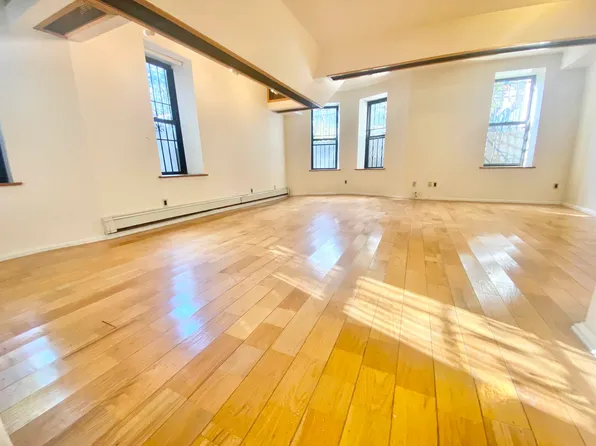 189 Eighth Avenue image 1 of 14