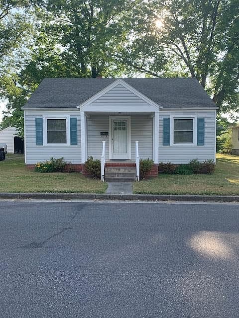 1st image of 504 Tillar St