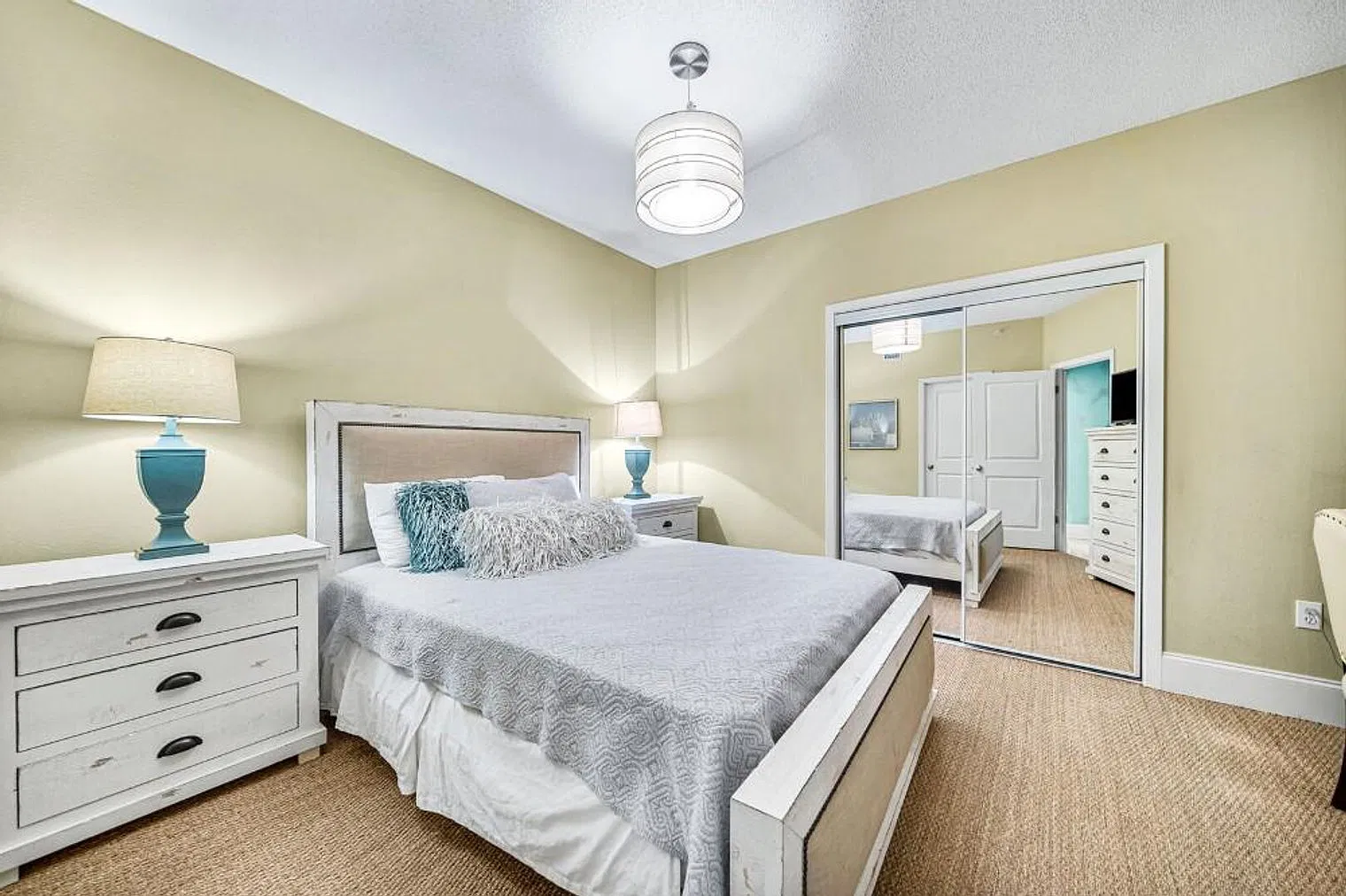 3 bed, 3.0 bath, 1754 sqft, $5,149 — Photo 4