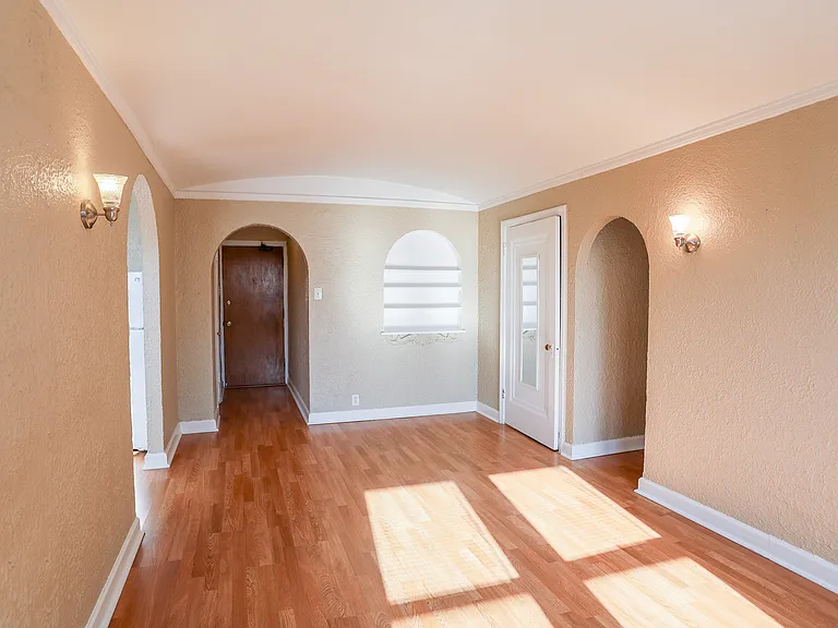 1062 W Rosemont Ave #704 — Photo 2