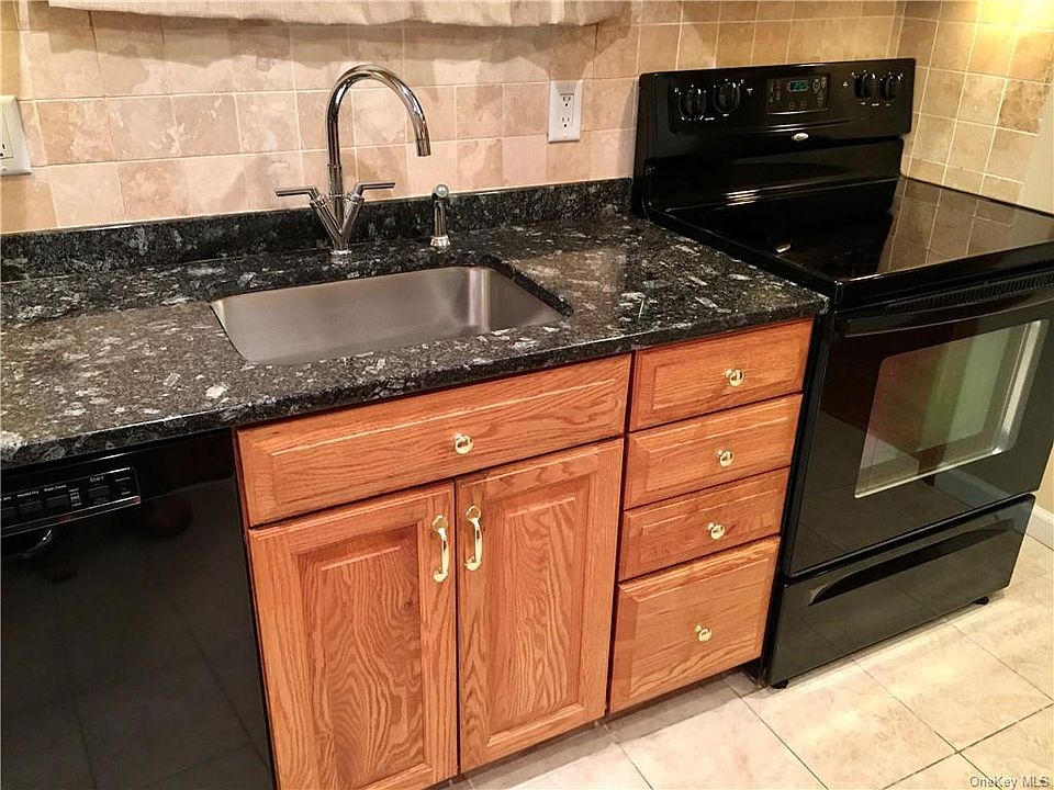 1st image of 307 Drew Ln