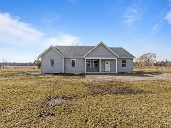 52 East Olive Street, Grand Isle, VT 05458