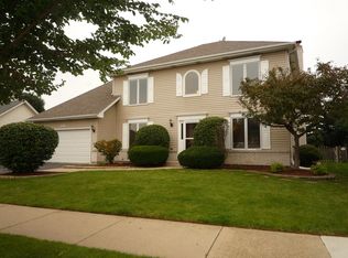 330 Pinecrest Ct, Aurora, IL 60502