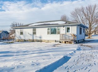 809 Iowa St, Center Point, IA 52213