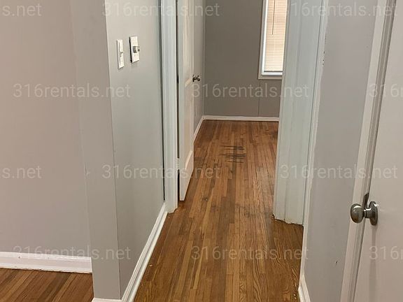 5th image of 1043 N Terrace Dr