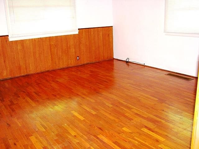 2nd image of 182 Madison St