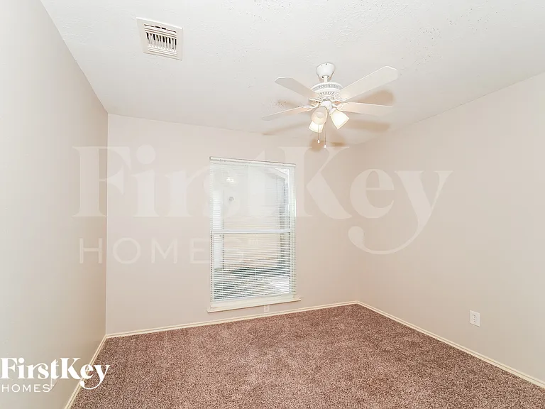 6615 Navidad Rd — Photo 13