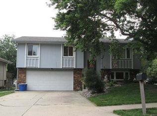 15941 Dorcas Cir, Omaha, NE 68130