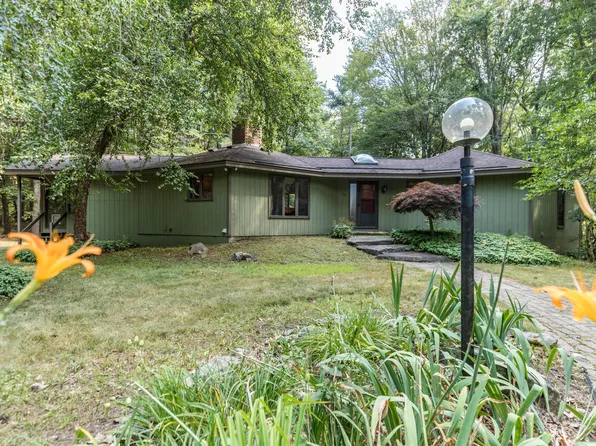 15 James Farm Road, Lee, NH 03861