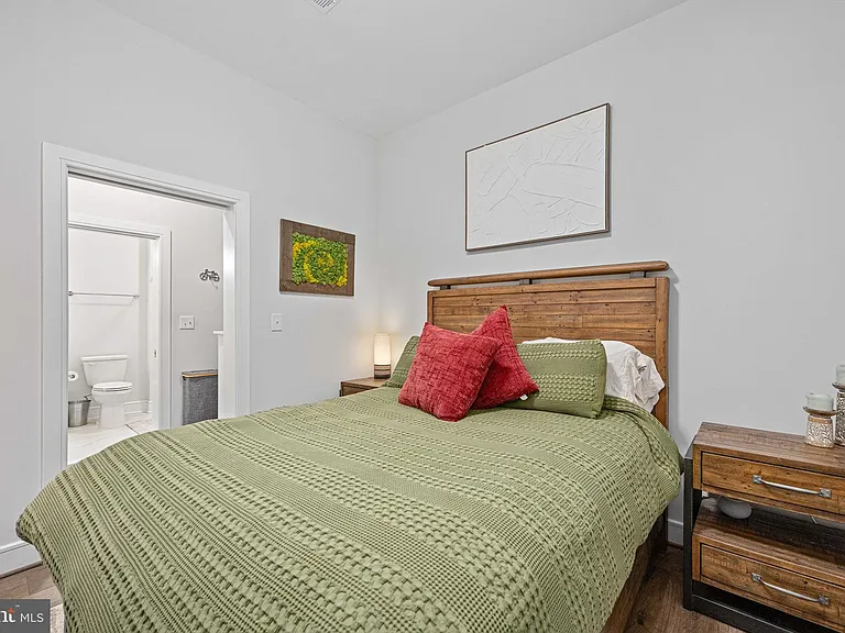 625 Slaters Ln #404 — Photo 38