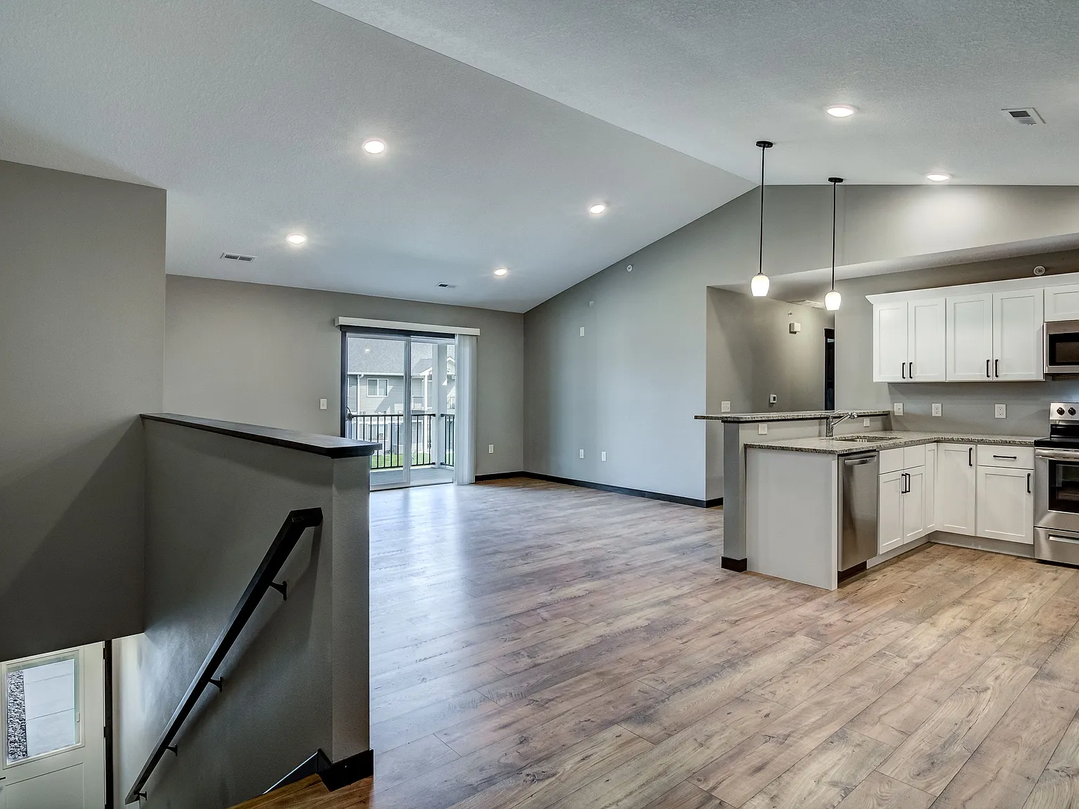 2 bed, 2.0 bath, 1200 sqft, $1,450 — Photo 3