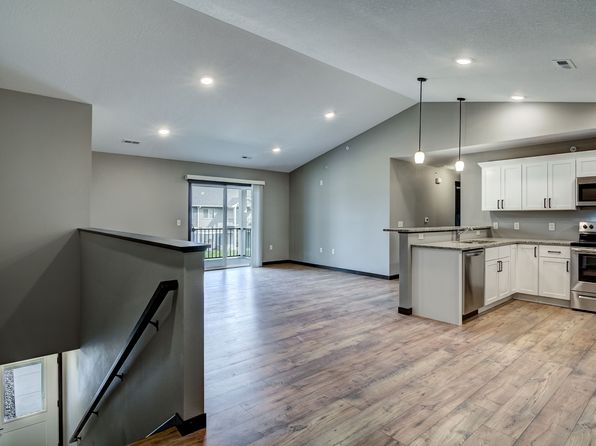 240 Cole Dr #207