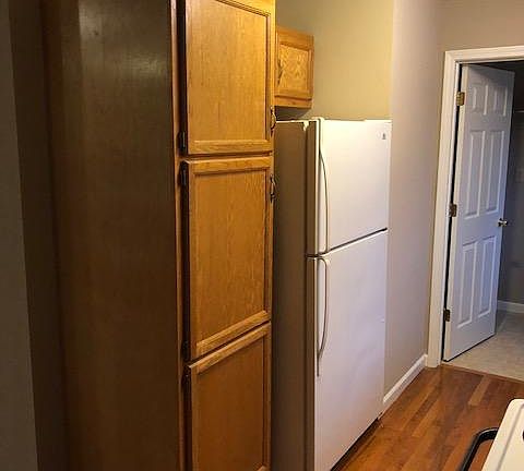 2nd image of 118 Knoting Hill Ln